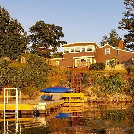 Family Cottage On Chaumont Bay, Walk To Downtown 외부 사진