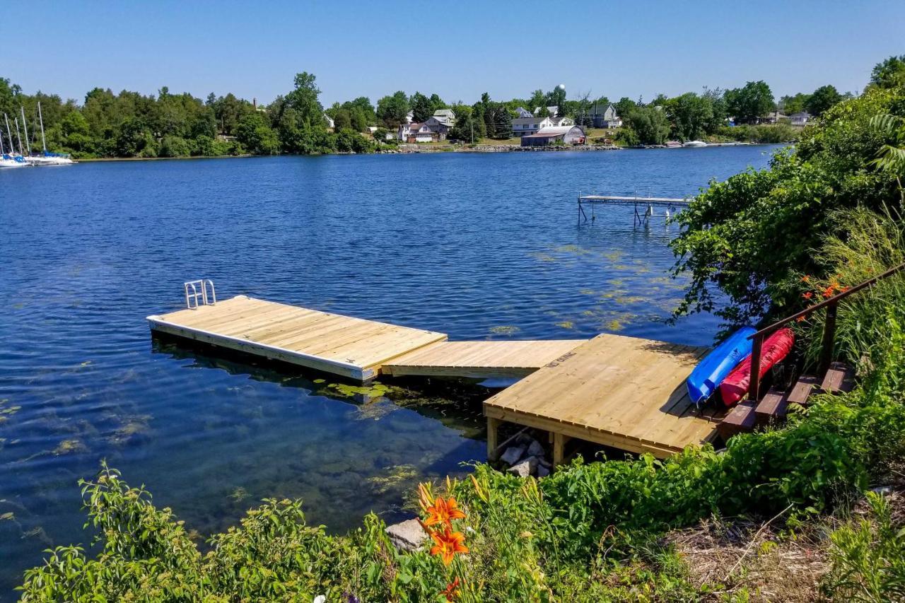 Family Cottage On Chaumont Bay, Walk To Downtown 외부 사진
