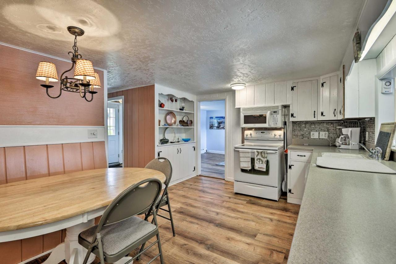 Family Cottage On Chaumont Bay, Walk To Downtown 외부 사진