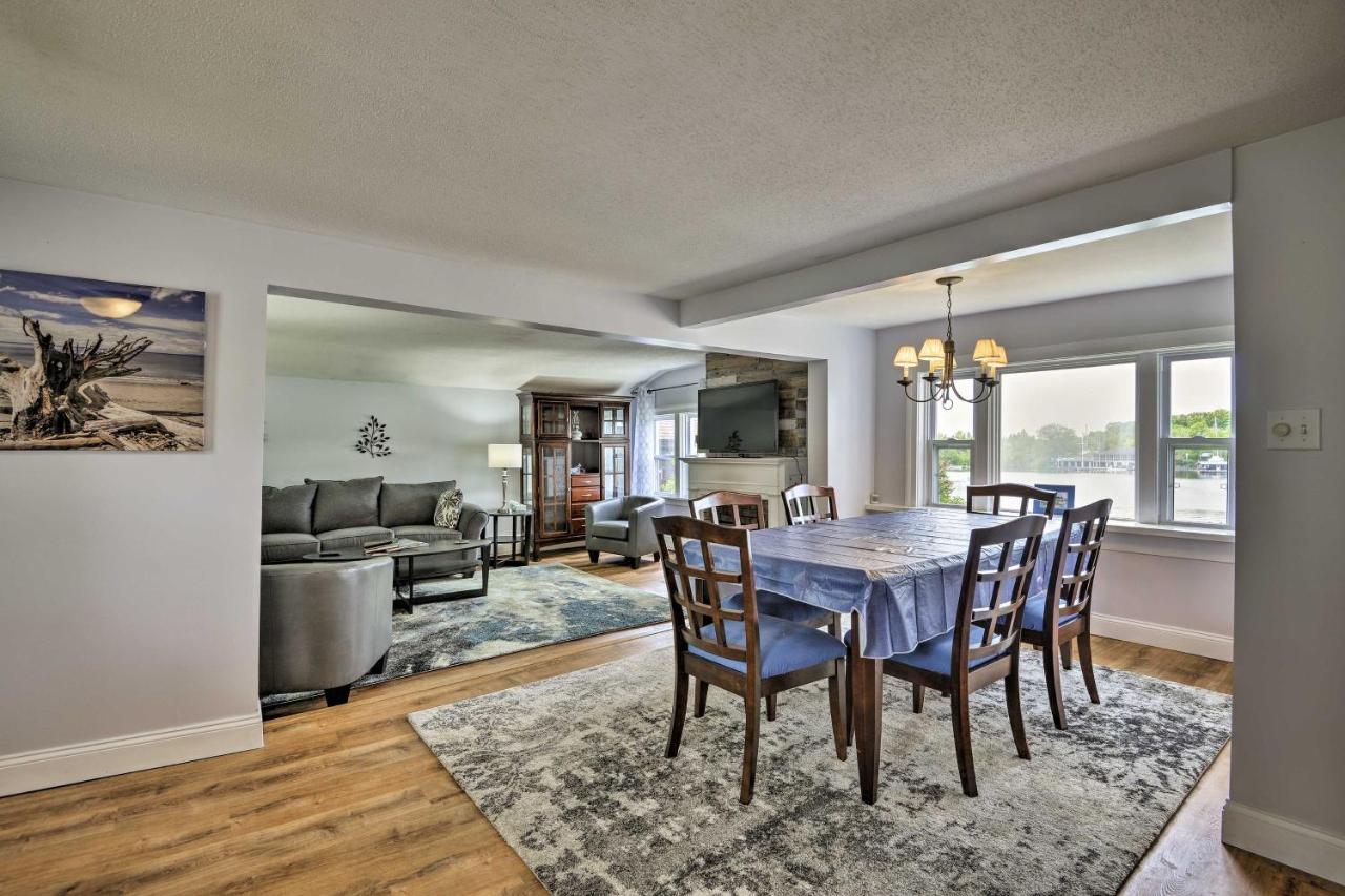 Family Cottage On Chaumont Bay, Walk To Downtown 외부 사진