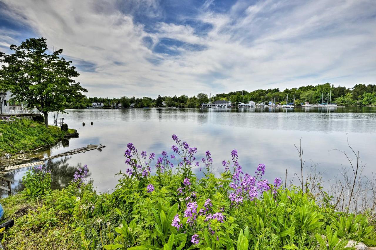 Family Cottage On Chaumont Bay, Walk To Downtown 외부 사진